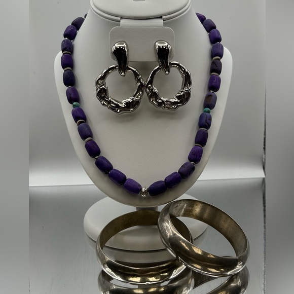 Silver Bangles, Purple Howlite w/Silver Beads necklace & silver clip-on earrings - Picture 13 of 13